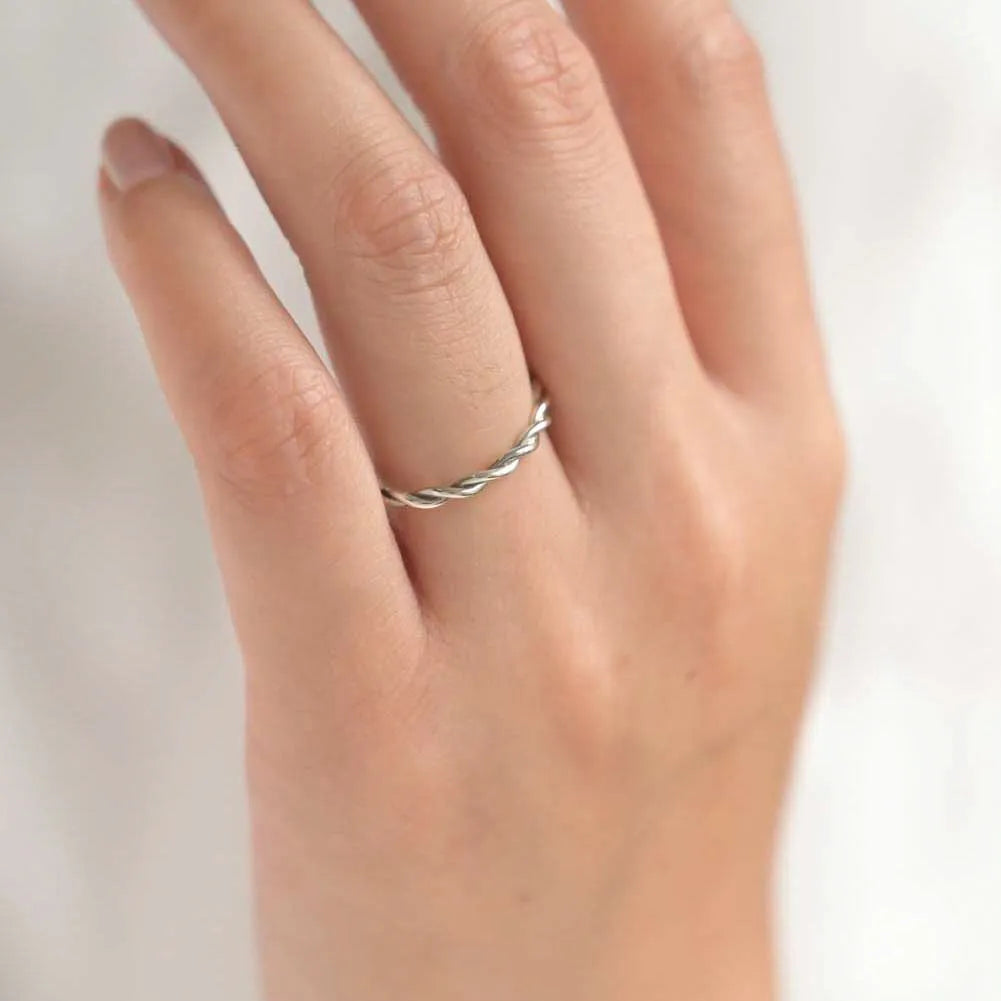 18ct White Gold Entwined Twisted Wedding Ring