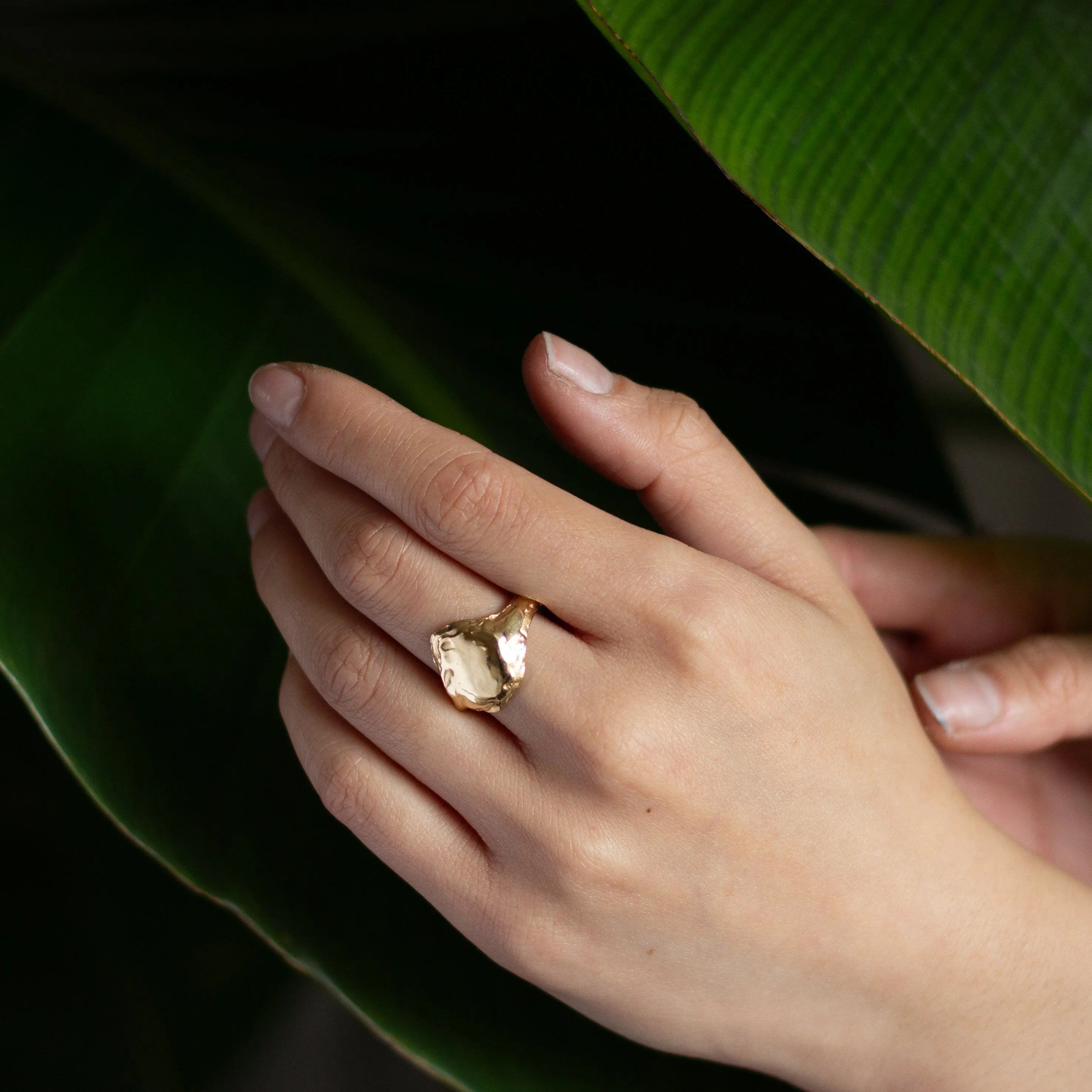 9ct Gold Bloom Full Moon Ring