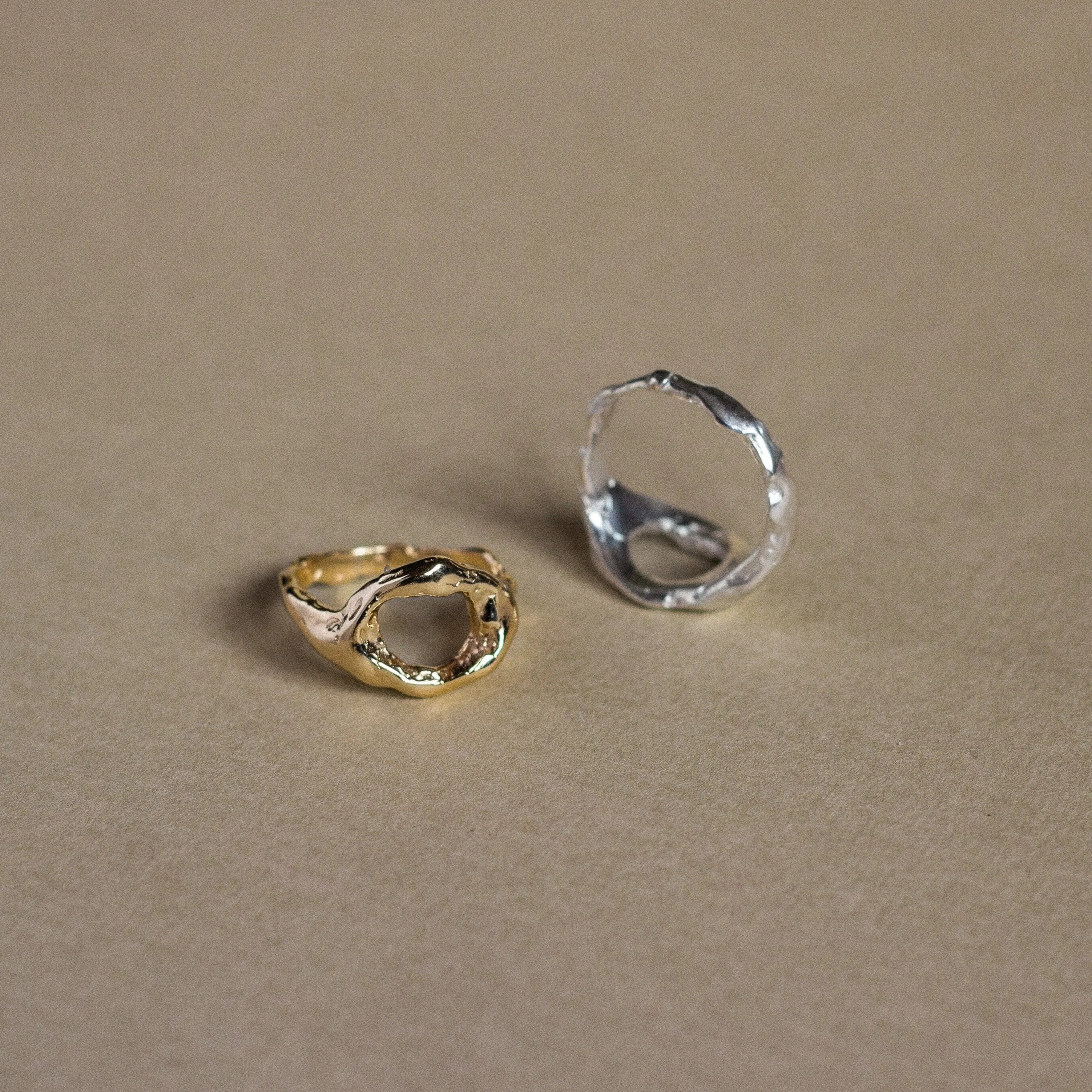 9ct Gold Bloom Organic Circle Ring