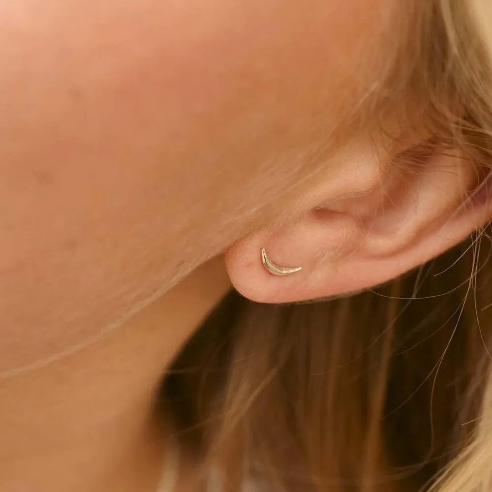 9ct Gold Dainty Eclipse Stud Earrings