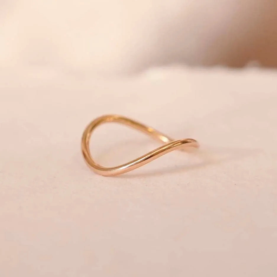 9ct Gold Flow Ring