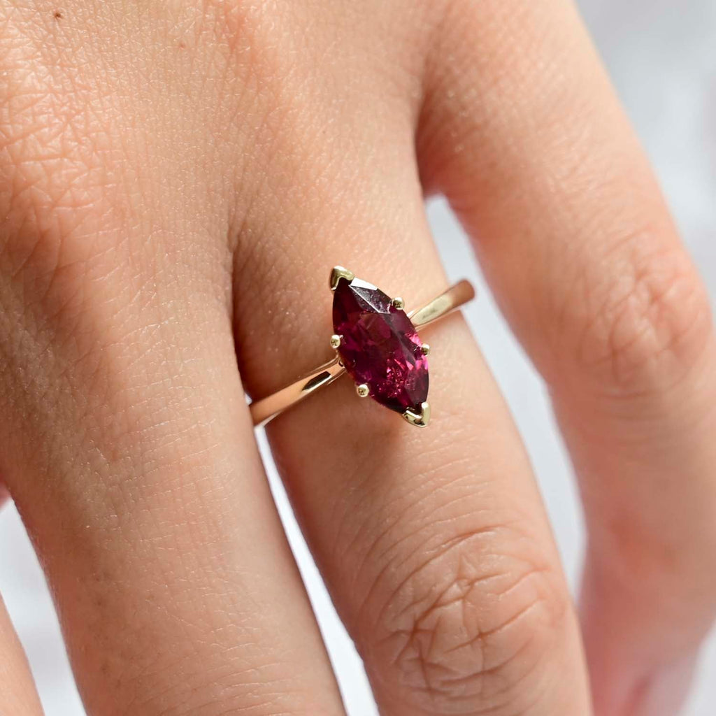 9ct Gold Marquise Cut Garnet Solitaire Engagement Ring