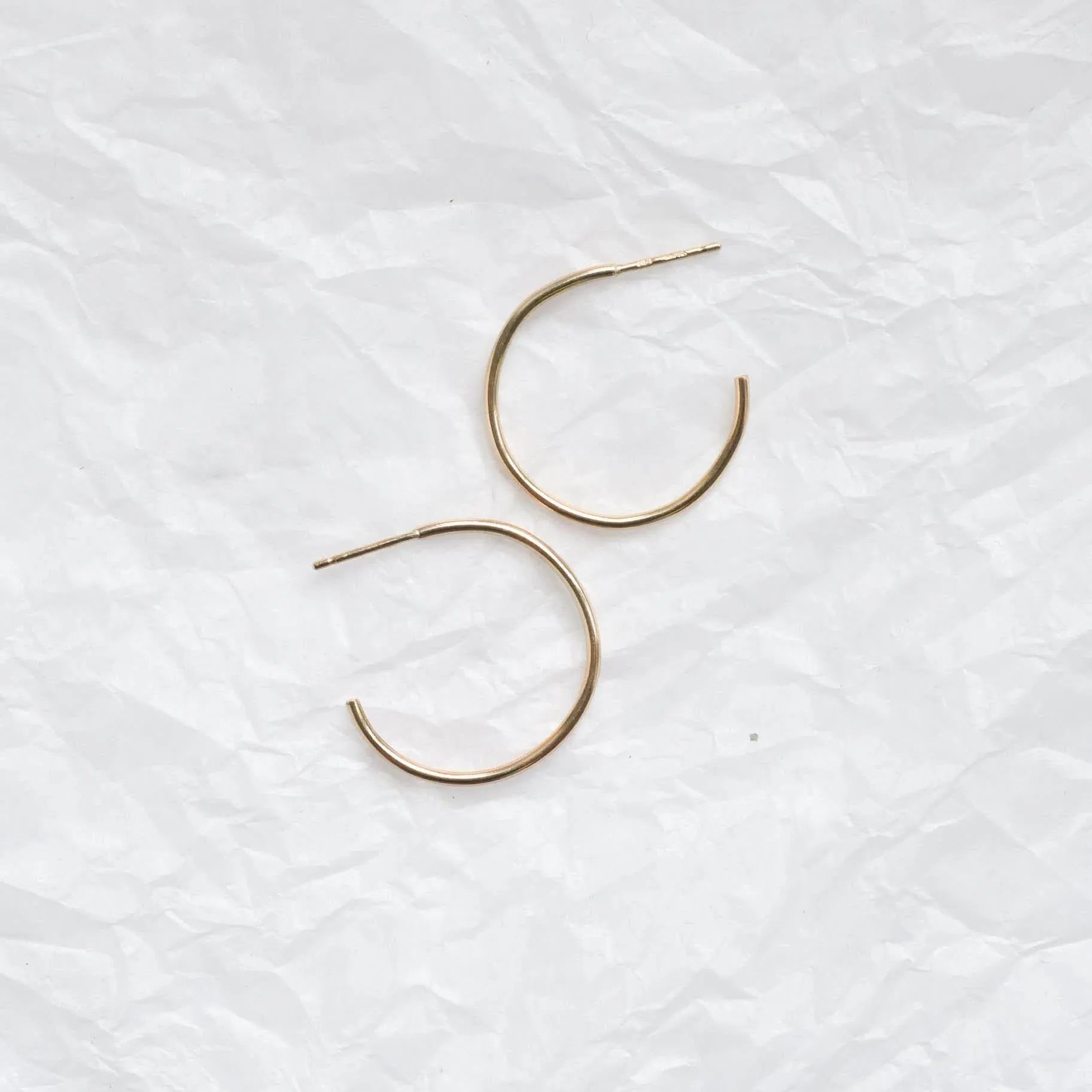 9ct Gold Medium Delicate Hoop Earrings