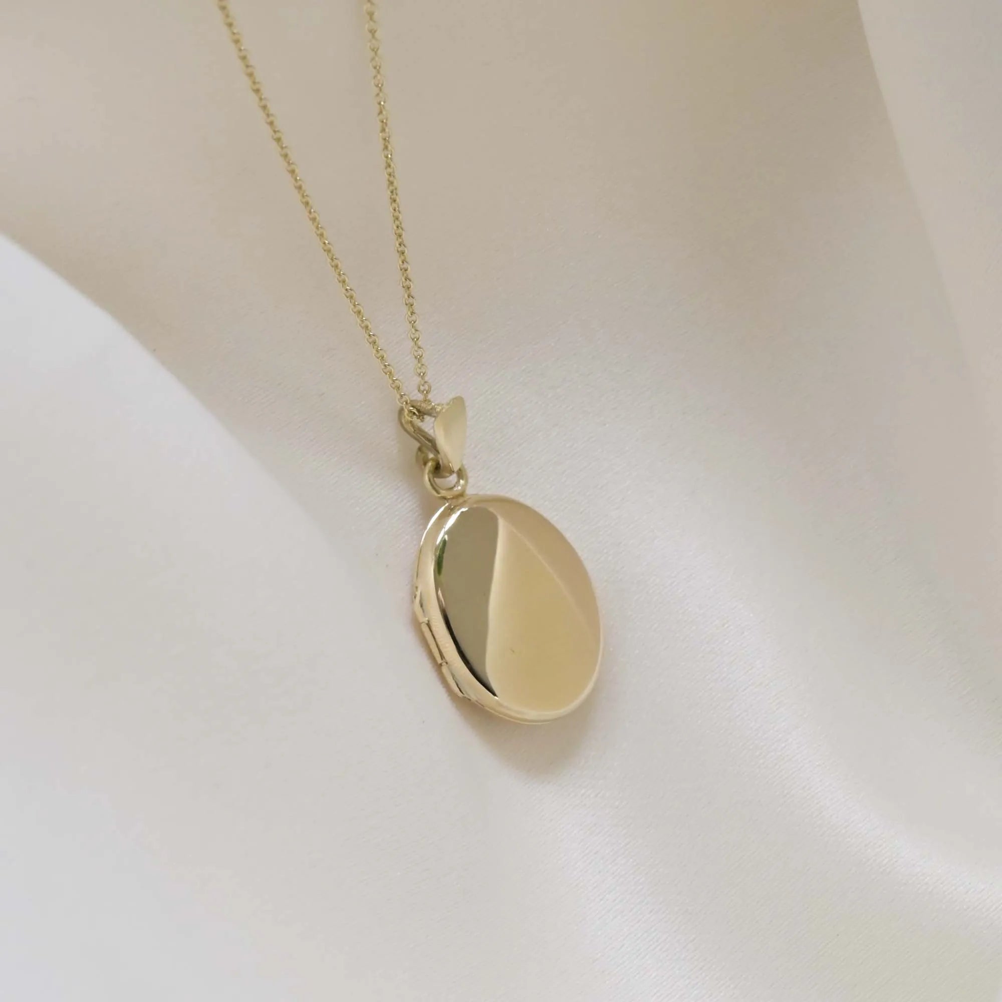 9ct Gold Personalised Oval Locket Necklace