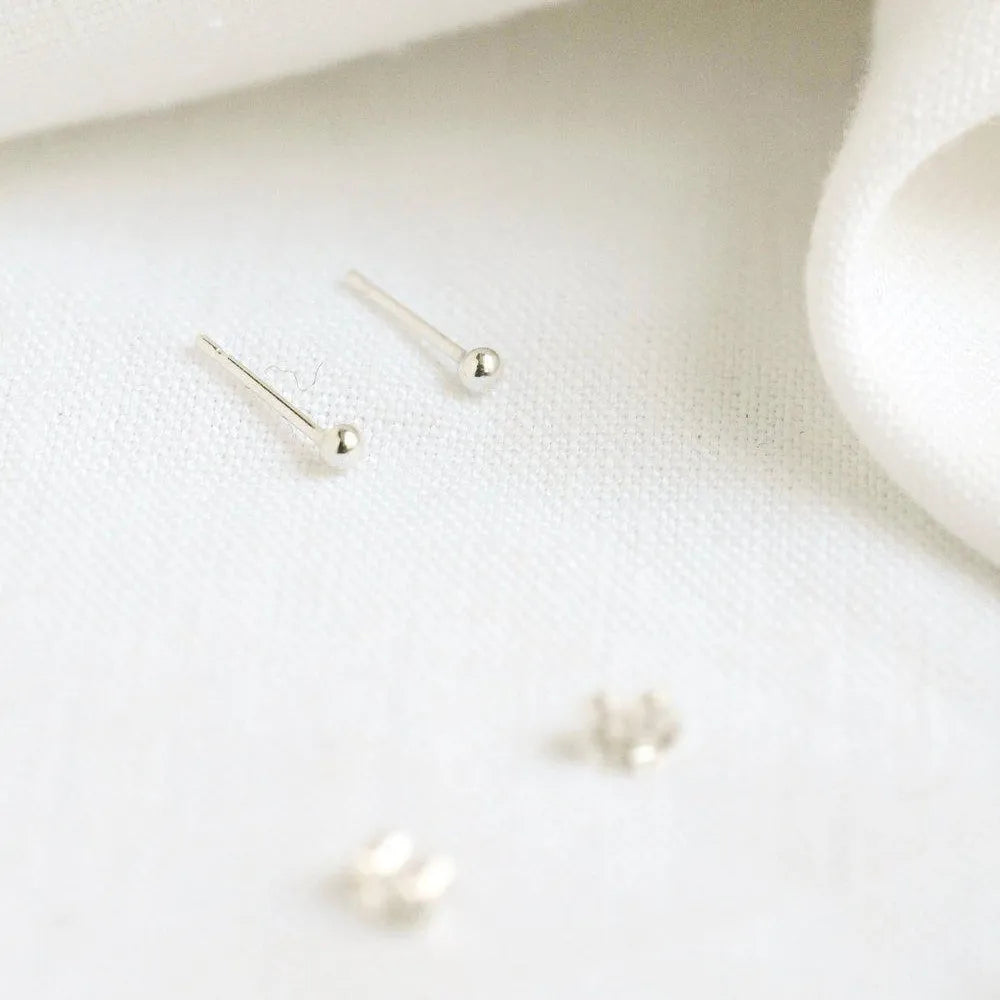 9ct White Gold Tiny Studs