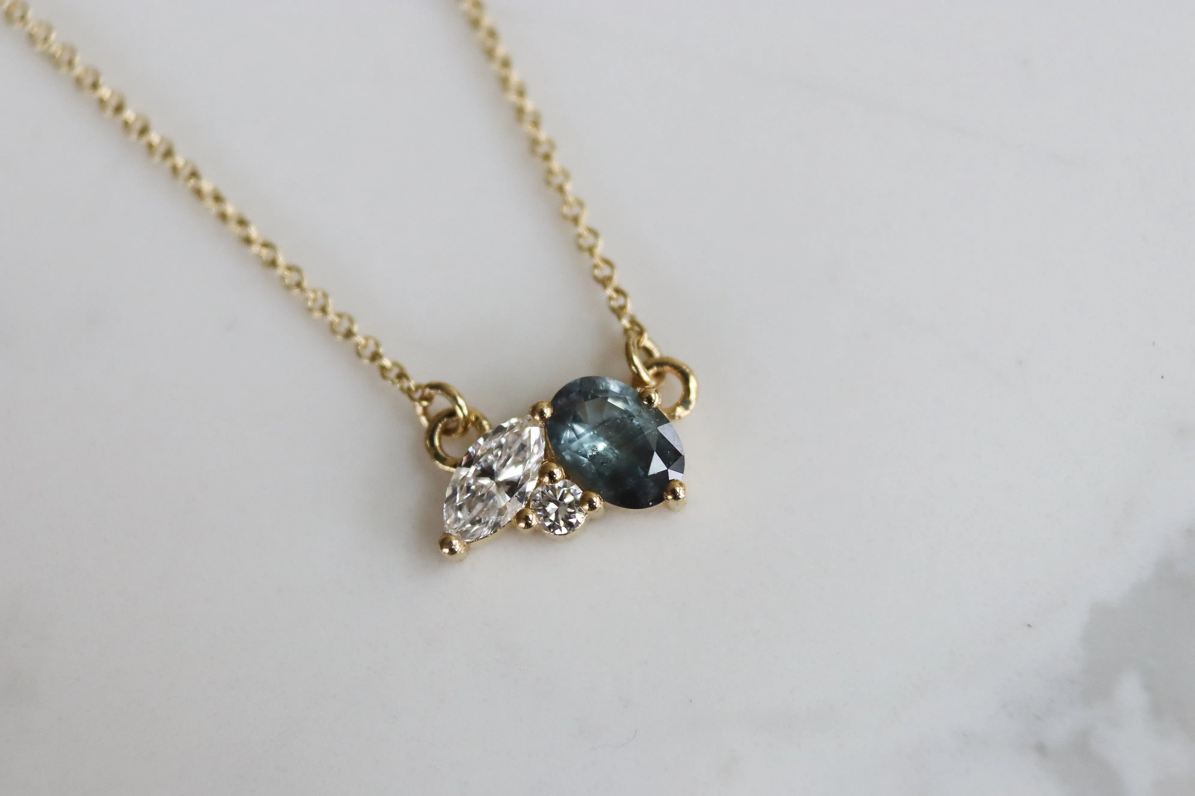blue sapphire and diamond necklace