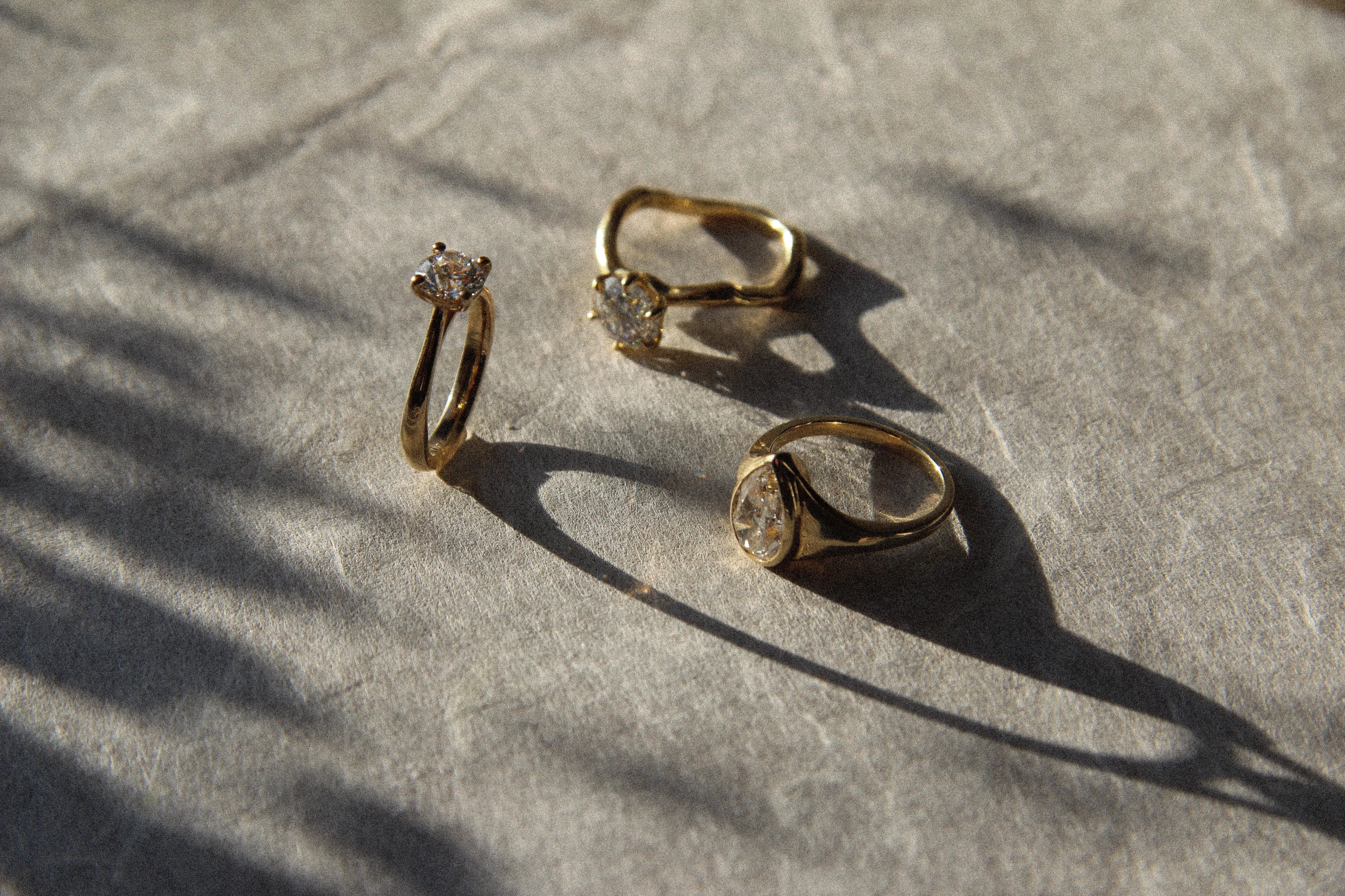 solitaire diamond engagement rings with shadows