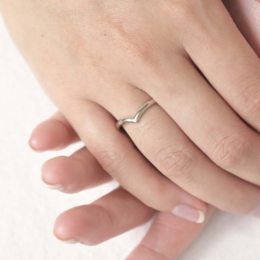 18ct White Gold Chevron Nesting Wedding Ring