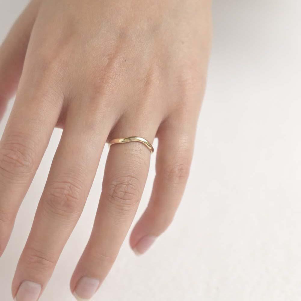 18ct Yellow Gold Curved Nesting Wedding Ring