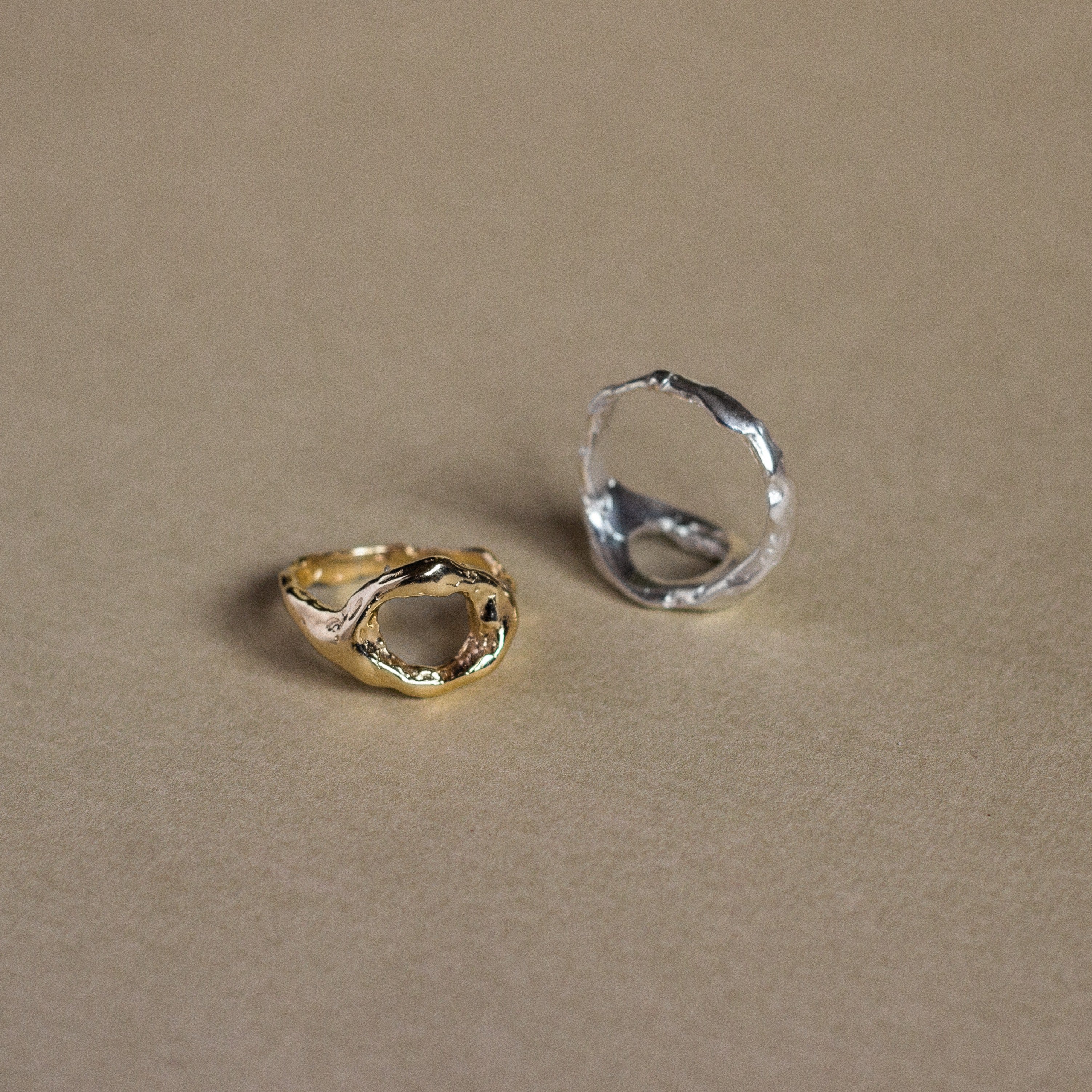 9ct Gold Bloom Organic Circle Ring