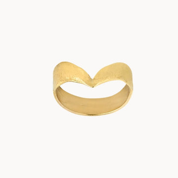 9ct Gold Pointed Organic Crescent Ring