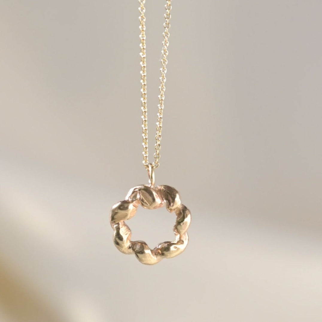 Gucci circle necklace sale