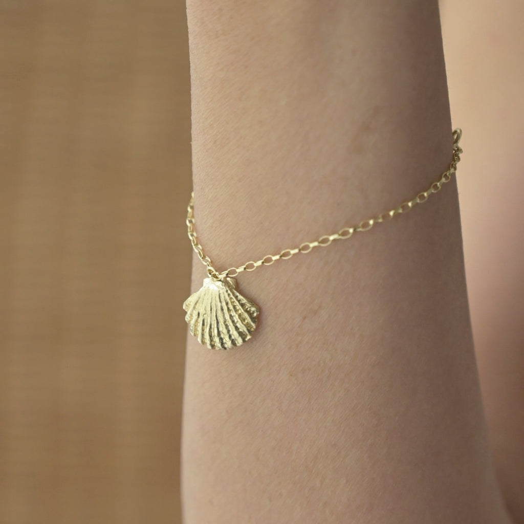 9ct Gold Seashell Charm Bracelet