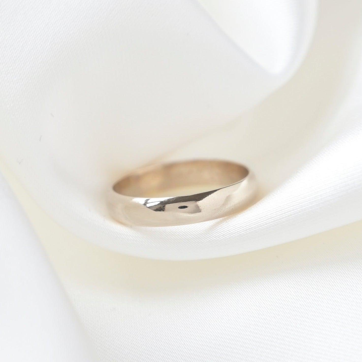 9ct White Gold 4mm Wedding Ring