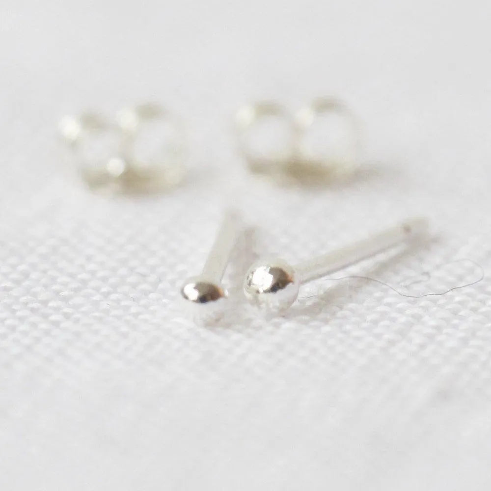 9ct White Gold Tiny Studs