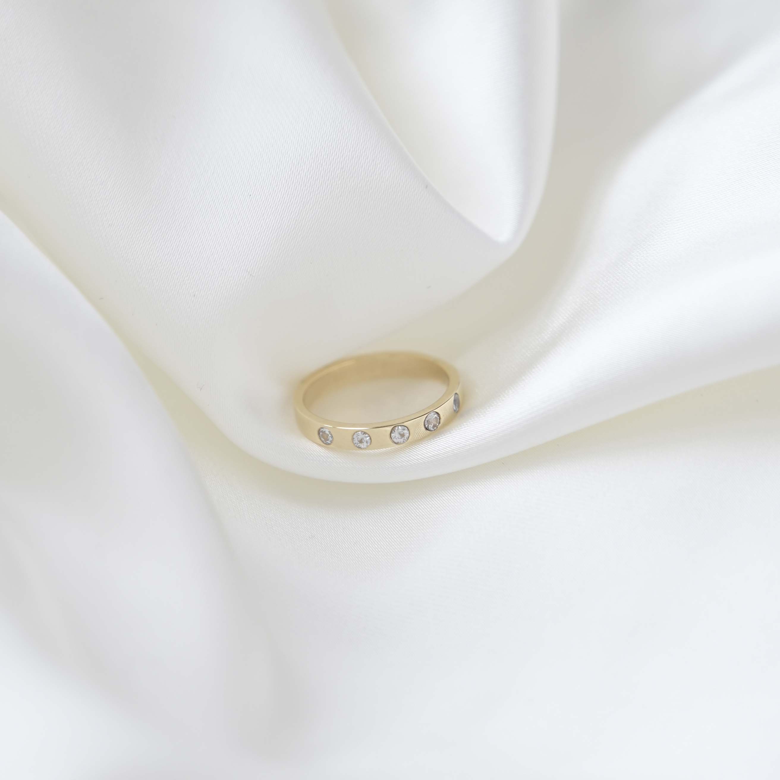 9ct Yellow Gold Light Flat Diamond Wedding Ring