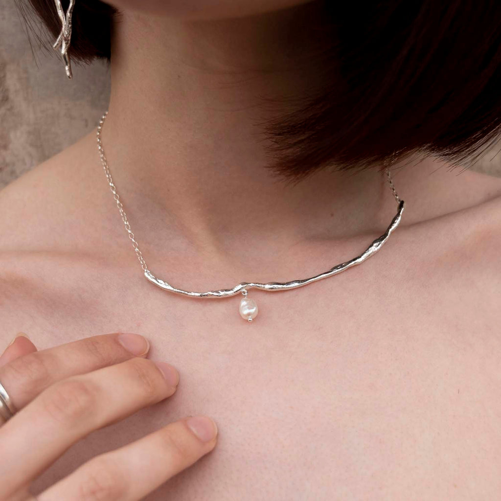 Silver Organic Curve Pearl Choker Necklace