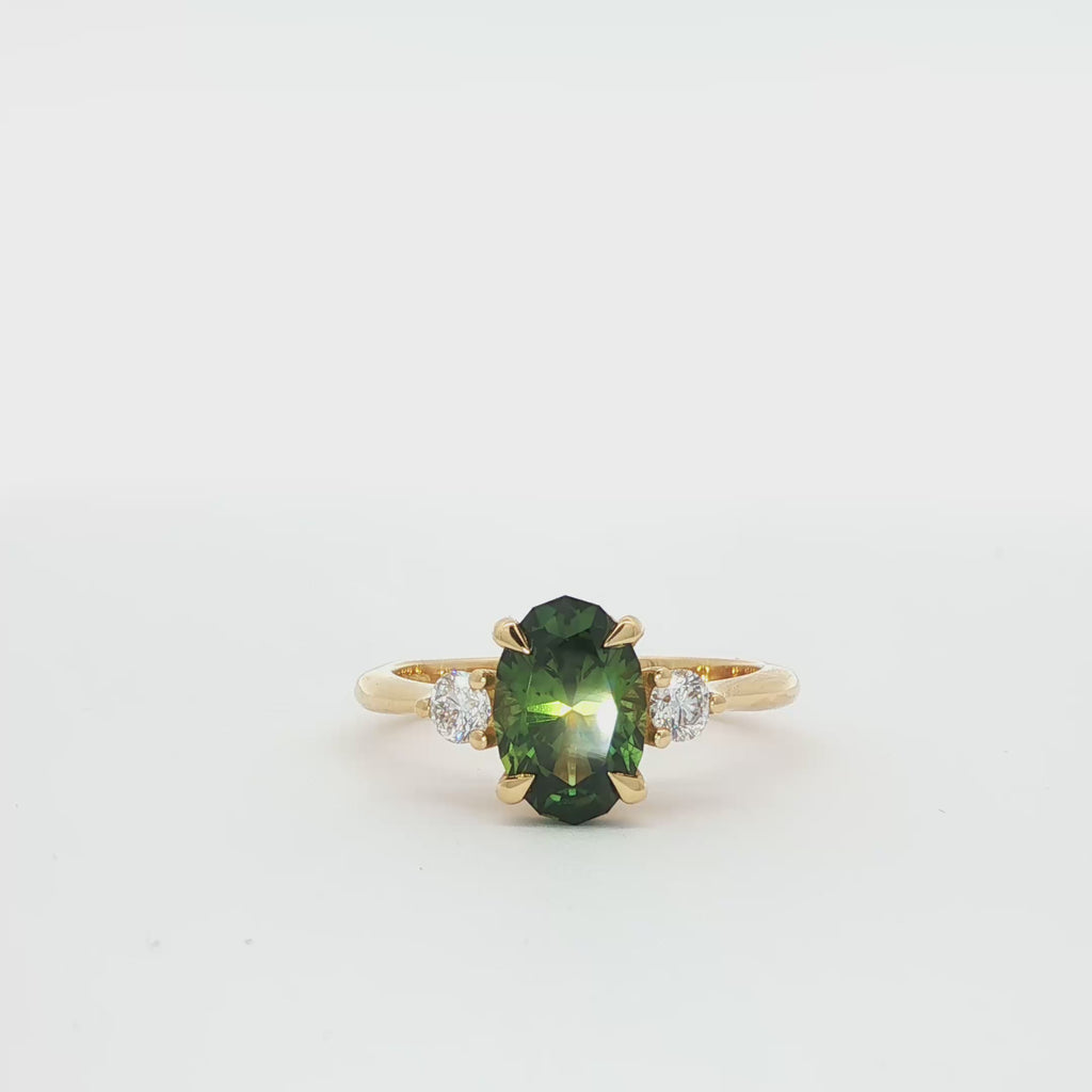 green sapphire trilogy engagement ring 360 video