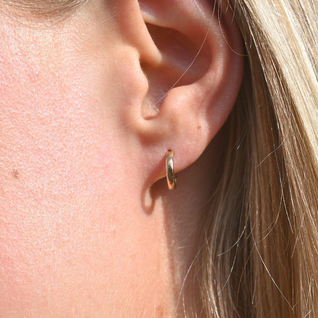 9ct Gold Huggie Hoop Earrings