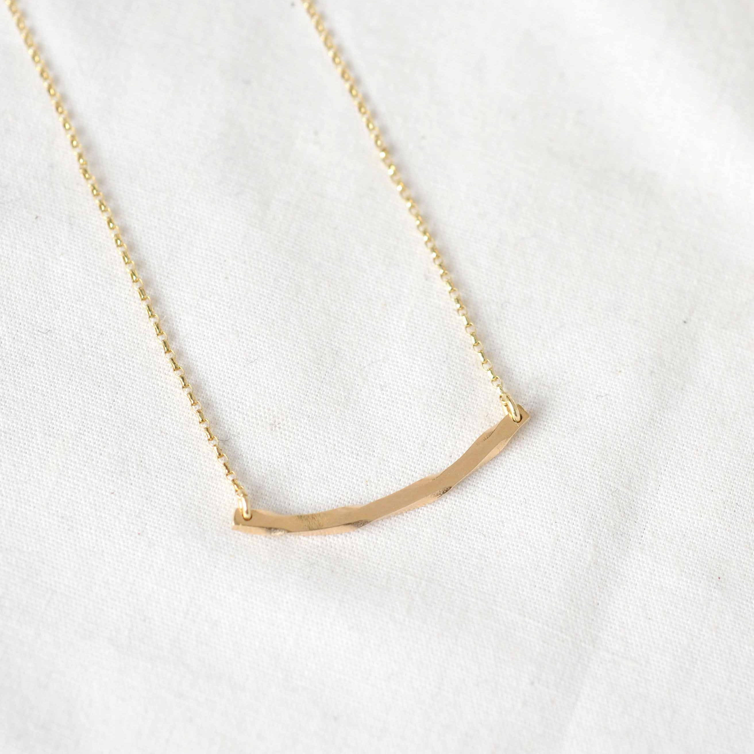 9ct Gold Wave Curve Pendant Necklace